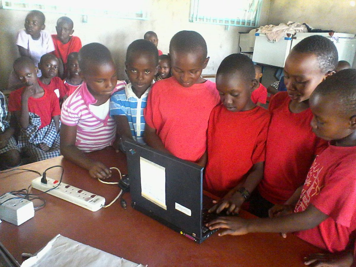 Throwback: This retired pastor w/o formal IT experience rebuilds Linux laptops to send to children in need: bit.ly/2md7Zy0
