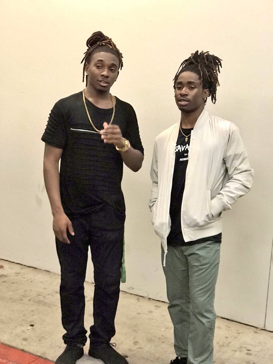 _riseofaking's tweet photo. Slight drip ๐ง #UNTCloutComing #UNTHC2017 Twinzz๐ซ https://t.co/n9PGawzyE9