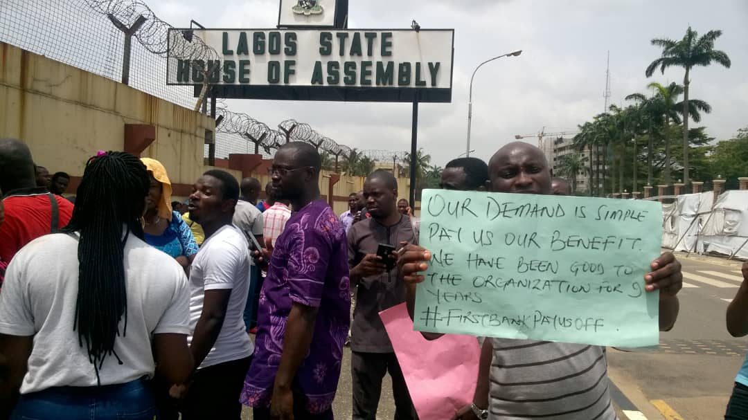 FBNPayUsOff's tweet photo. @alimiyusuf4 @OgbeniDipo @I_am_snowflakes 9yrs of hard work, diligence, integrity... @FirstBankngr threw us out leaving our families to die
And denying End of Service Benefits that we need to start a new life
How frustrating!
If violence and criminality is all that @FirstBankngr understands, we'll employ it
#FBNPayUsOff https://t.co/t52y9tnxDB