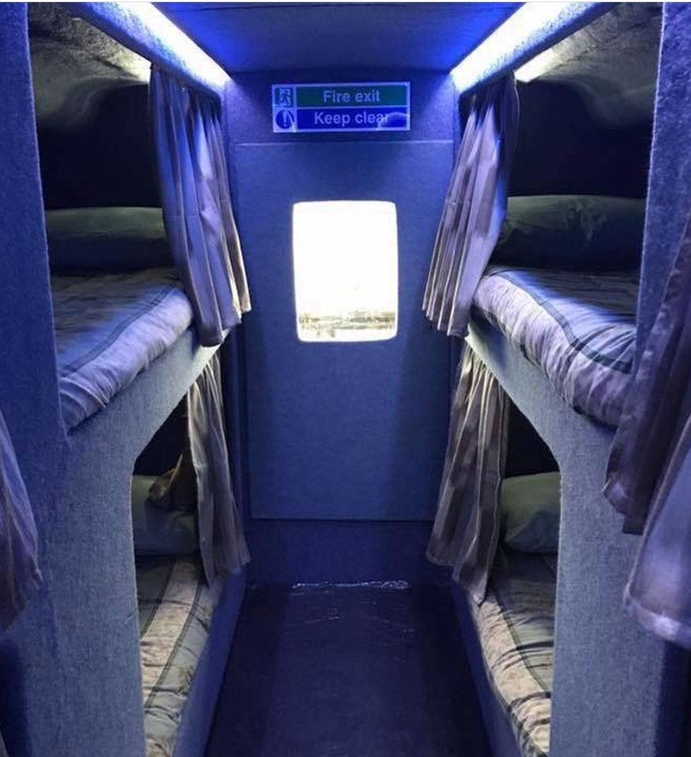 Ms_SThompson's tweet photo. Huge thanks to The Ark Project in Reading for inviting me down to look at their #Homeless outreach bus! Diary date coming soon... #TheArkProject #Reading #HomelessOutreachBus https://t.co/DEMM8tWE7z