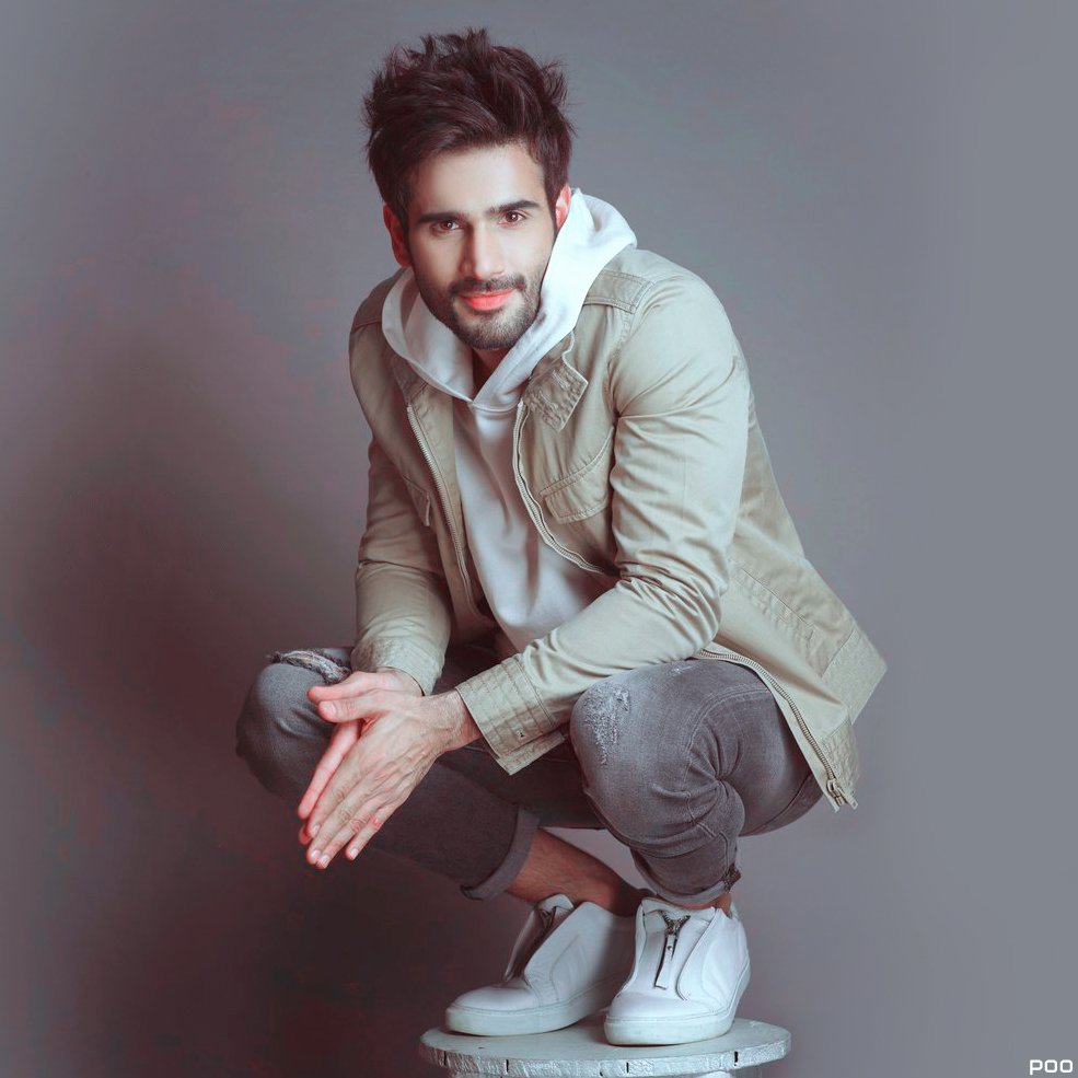 PooCreations's tweet photo. #ScorchingHot 🔥🔥🔥 @karantacker #ForProfilePicture https://t.co/1JX191tvF3