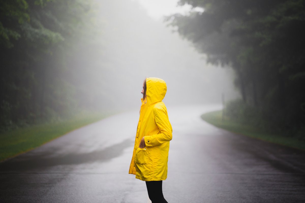 Sprint_Insights's tweet photo. Wij stampen graag hip en vrouwelijk door de regen. Hoe verwoord je zo'n #insight goed in je nieuwe product? #concept https://t.co/7juD6UhMz1 https://t.co/90pEPWeCJY