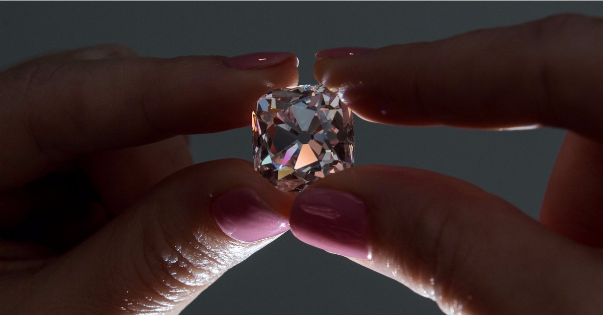 DiamondGuideNow's tweet image. This Pink Diamond With Ties to French Royalty Is the Damn Size of Versailles #diamonds cmun.it/nTHyn5M - get content from: cmun.it/free-content