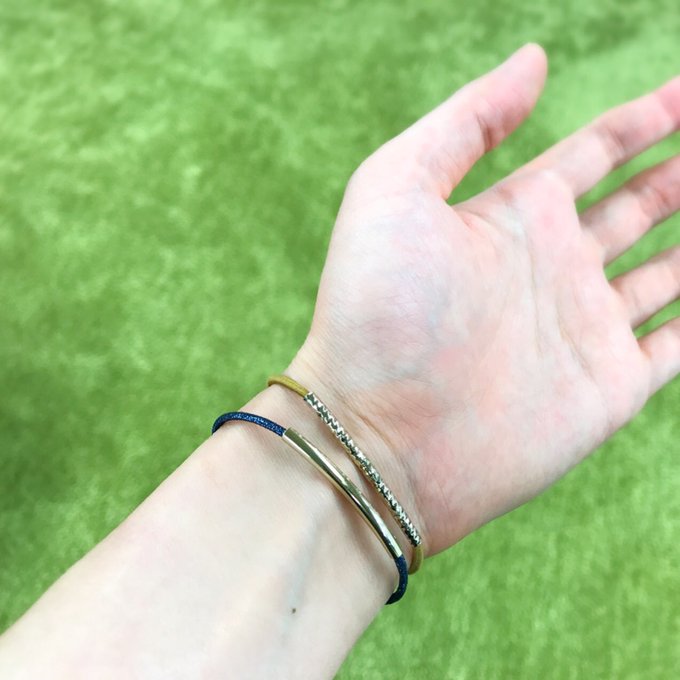 ブレスレットの意味解説 左右どちらに付ける 恋人のプレゼントの場合は 素敵女子の暮らしのバイブルjelly ジェリー