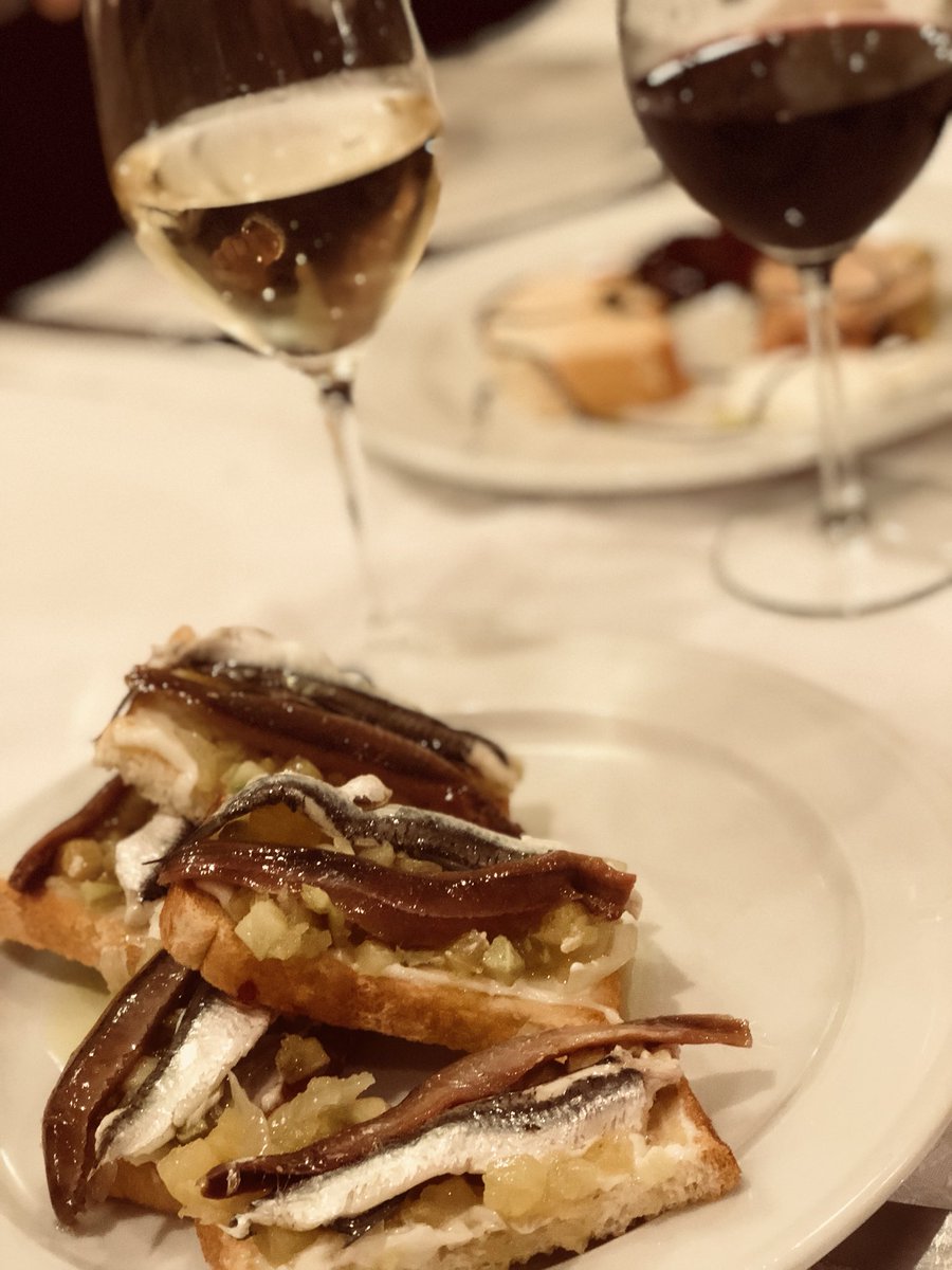 travel_thelife's tweet photo. Estupenda cena en el Restaurante @casamanolo_marc #Marchena viviendo #sevillaintensamente y su #gastronomía 🍷🥗🍖🍮  una delicia‼️ @TurismoMarchena @viveandalucia @Sevilla_Turismo @DescubreC #viveandalucia #sevilla 👌🏻 https://t.co/0qrnmEG8mu