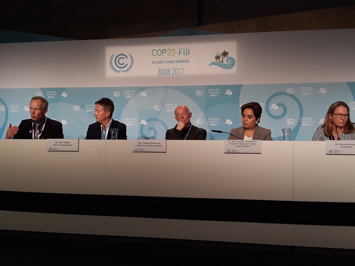 #Weather extremes, #health risks, migration: science shows these can be impacts of #climatechange if we do not curb #CO2 emission - @jrockstrom @TheEarthLeague on #10mustknows pres at #cop23 with @FutureEarth @WendyBroadgate, @UNFCCC chief @PEspinosaC & PIK's Schellnhuber