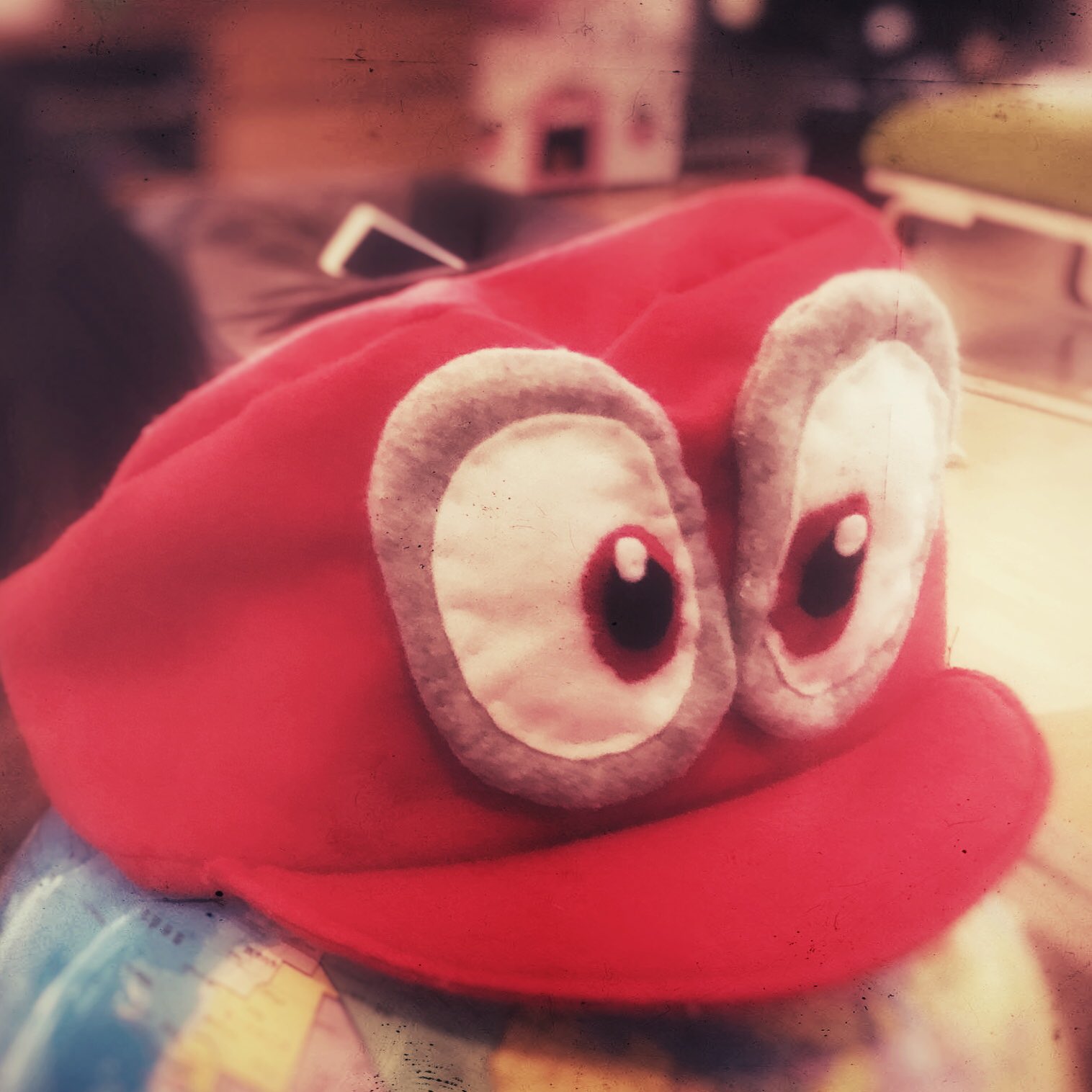 ベーグルさん En Twitter 息子からの熱烈な要望により キャッピーを作ってみました 小さなマリオ のぬいぐるみや 子供らがプレイ中のゲームを観察して 型紙から作成 初めて作った帽子にしては 上出来 と自画自賛 笑 スーパーマリオオデッセイ キャッピー ベーグルさん En Twitter 息子からの熱烈な要望により キャッピーを作ってみました 小さなマリオ のぬいぐるみや 子供らがプレイ中のゲームを観察して 型紙から作成 初めて作った帽子にしては 上出来 と自画自賛 笑 スーパーマリオオデッセイ キャッピー