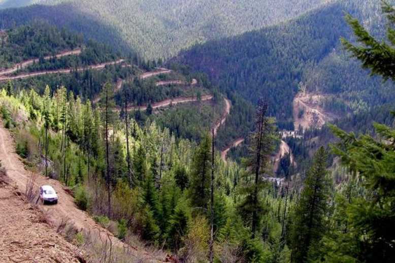 MiningMagazine's tweet photo. #Gold producer @NewJerseyMining has commenced operations both underground and at the surface of its #GoldenChest mine outside Murray, #Idaho, within the regionโs Murray Gold Belt https://t.co/GJERGwPMoC #mining #US https://t.co/ogp98XKqYN