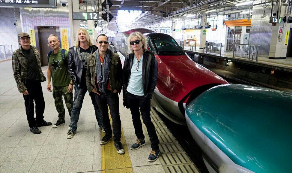 kyohneko3's tweet photo. Two years ago today...
JapanTour2015 final show
#DefLeppard #JapanTour2015
#Sendai https://t.co/hhoOCfAGkV
