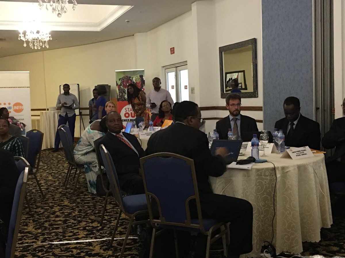 UNFPA_WCARO's tweet photo. Deputy RD @BeatriceMutali of @UNFPA_WCARO moderates opening session of #RMT2017 in #Accra, #Ghana https://t.co/RVw04jLhJd