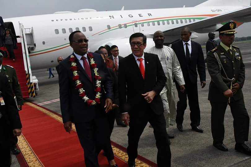 MattoJafar's tweet photo. Les investisseurs Indonésiens au #NIGER, le premier retombé de la visite du président @Issoufoumhm en #Indonésie. https://t.co/zByQO9VQ2K