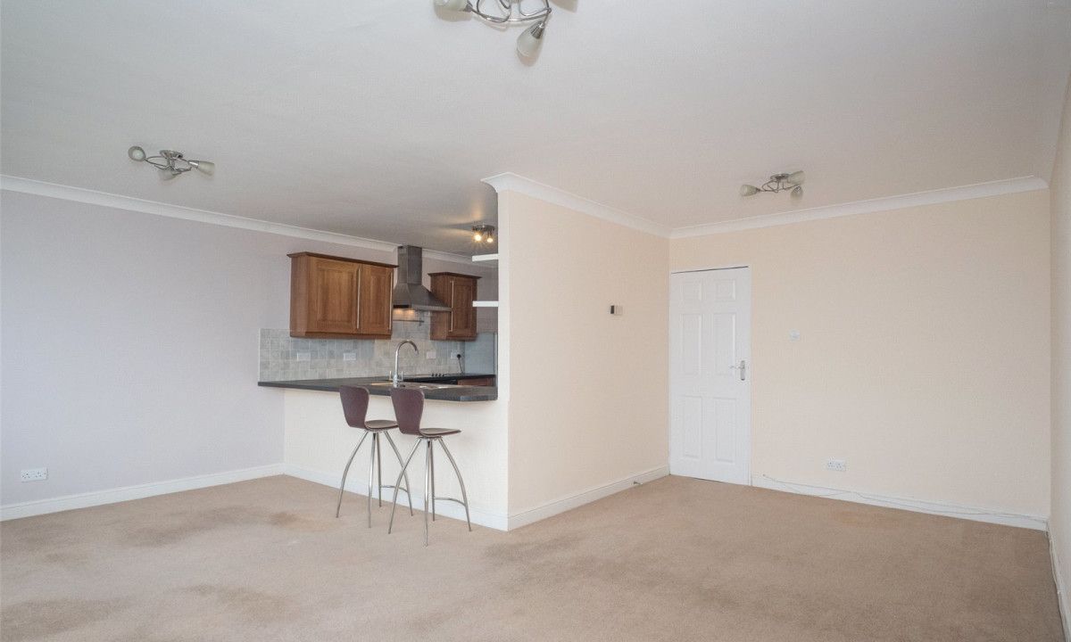 #Leeds Moortown Investment Opportunity: Recently refurbished and spacious, two double bed flat with good transport links in Alwoodley. buff.ly/2yvPXZE