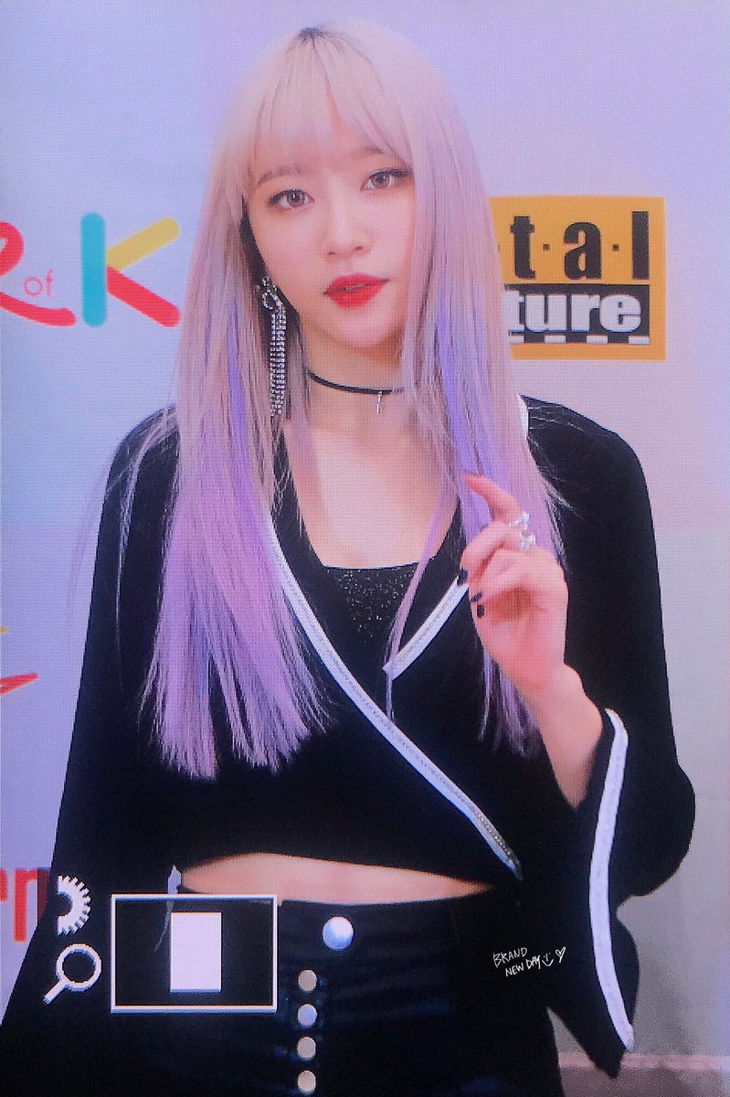 BrandNewDay0501's tweet image. 171113 power of k 레카 
오늘도 빠이팅&amp;gt;~&amp;lt;
#하니 #안희연 #hani #exid