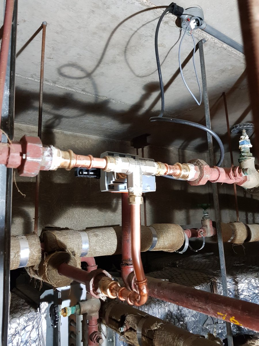 SmallsPlumbing's tweet photo. New Belimo 3 port actuator replaced, AHU back up and working! #service #wintershere https://t.co/csjnUtbVz1