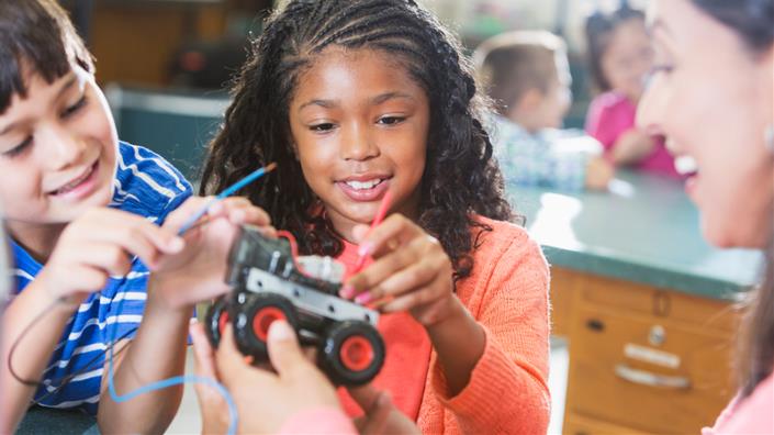 Most young people would consider an engineering career if it helped society - owl.li/ZiRW30grgyN #UKMfg