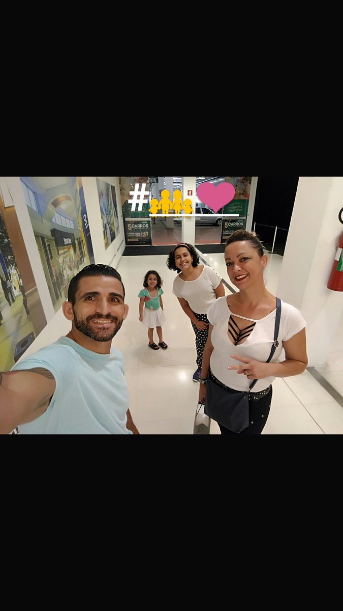 pizzo_paulo's tweet photo. Passeio em família tudo de bom!!!
#family #amor #Iloveyou #gopizzo #shoppingaricanduva https://t.co/7ny6DeZnQj