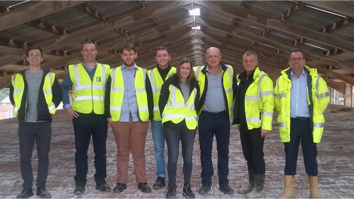 STANDING ON A CLAMP OF 1.4 MILLION BRICKS AT 1000 PLUS DEGREE’S JUST 2 BRICKS DEPTH BELOW US… #boots #meltinf #itsgettinghotinhere @BritainBrickMBH 
😝