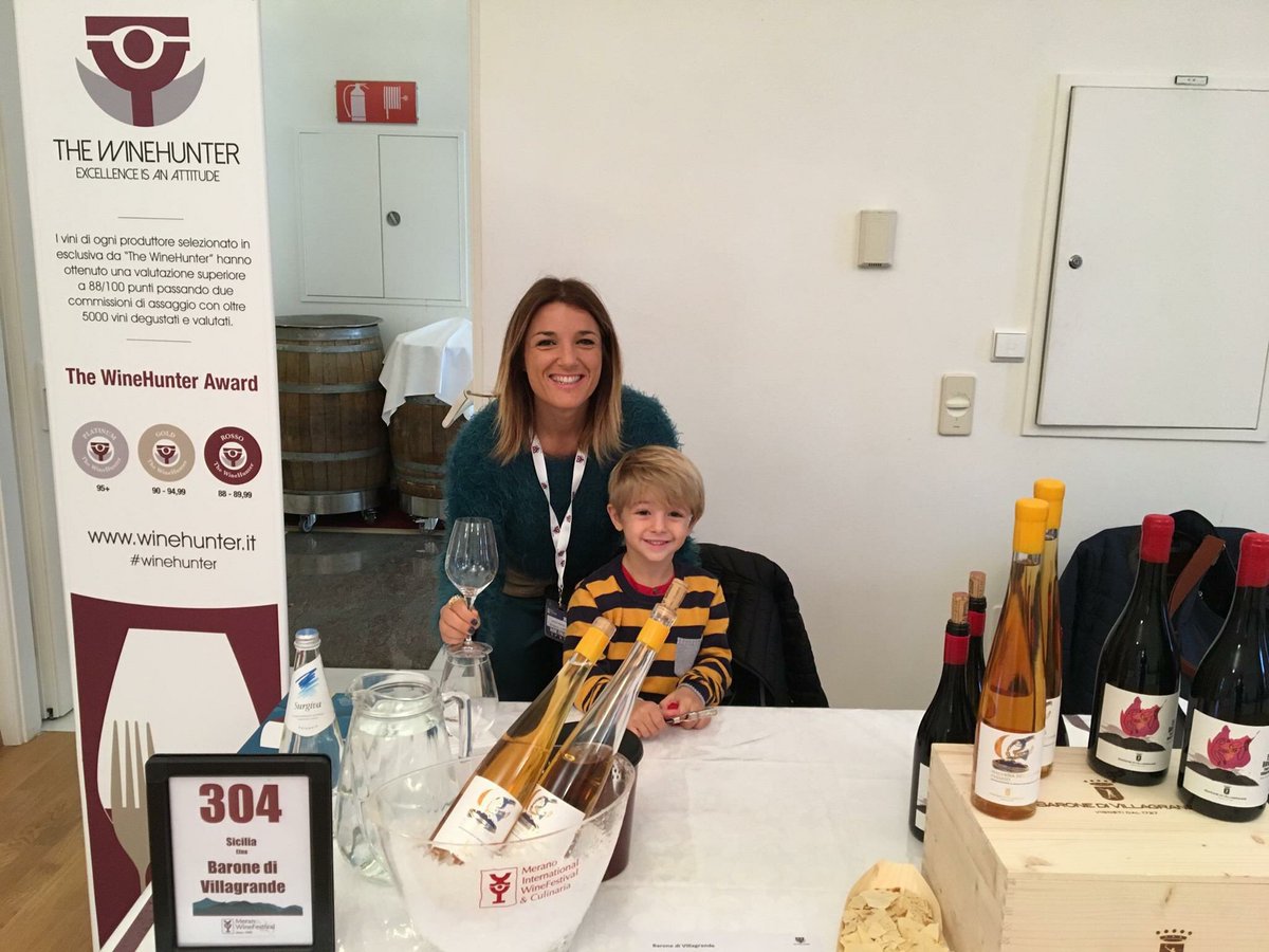 Il lavoro procede e piccoli degustatori crescono! We love
#mwf2017 #thewinehunteraward #MeranoWineFestival #HelmutKöcher
