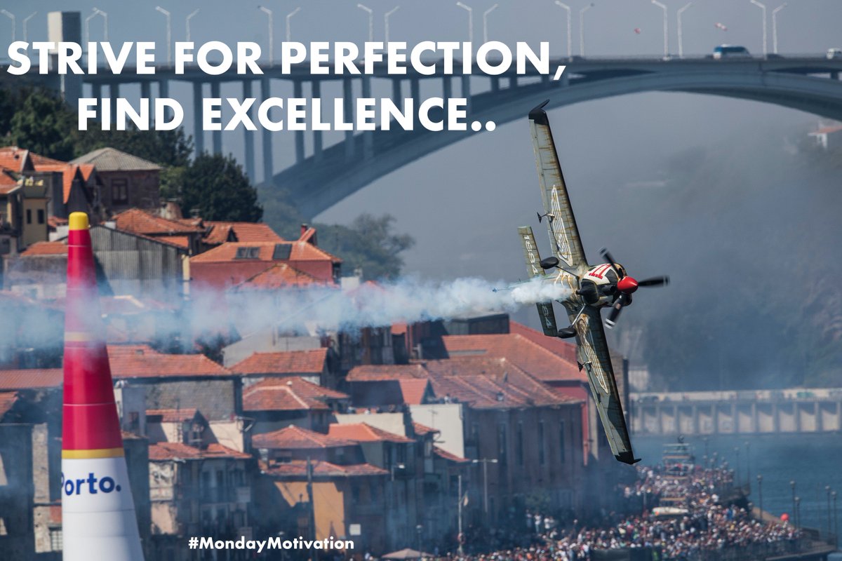 #MondayMotivaton #airrace <a href="/Redbullairrace/">Lizzi Harvey</a>