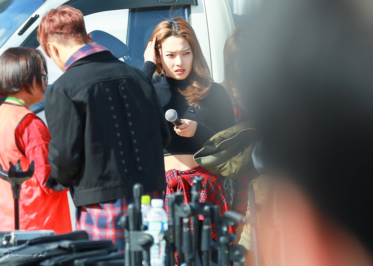 IBJeonSomin's tweet photo. Günaydın millet! ➰

Uzun zaman buralarda yoktum. Beni özlediniz mi? 🙈
Ben sevgilim @IBjseph özledim. 💕 Hidden Kard sizce o da beni özlemişmidir? 😶 https://t.co/k2rgnG9r6P