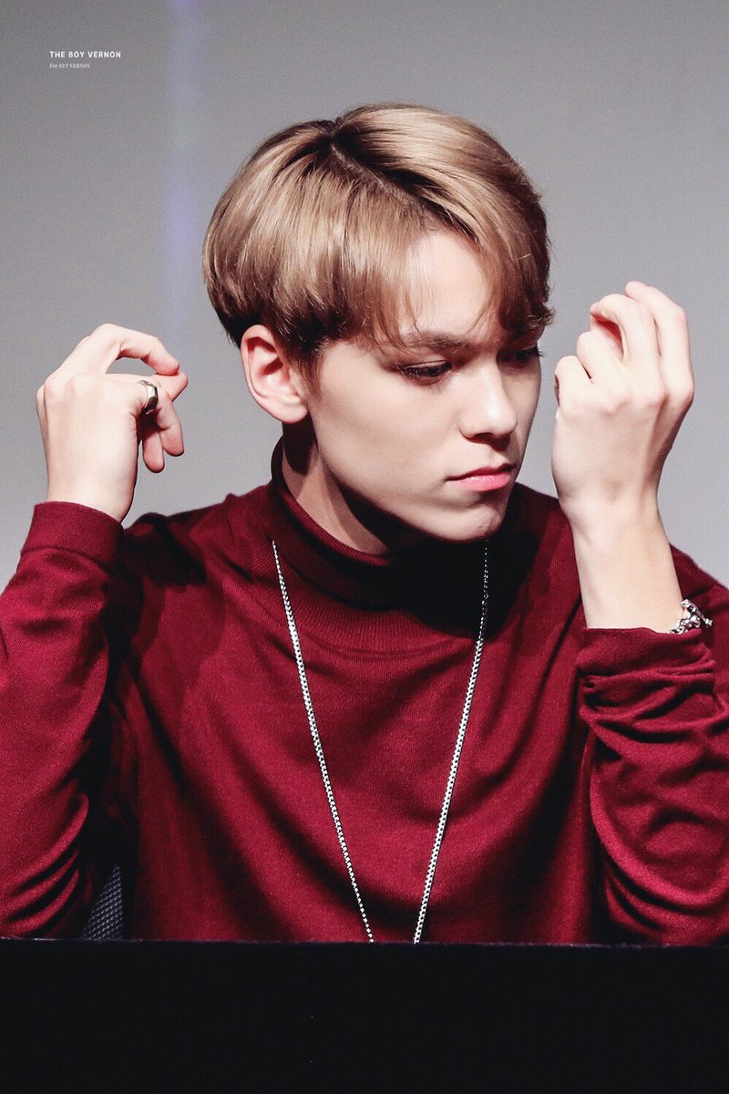 theboyvernon's tweet photo. 171111

#세븐틴 #버논 #SEVENTEEN #VERNON @pledis_17 https://t.co/oX3xhePP1Y