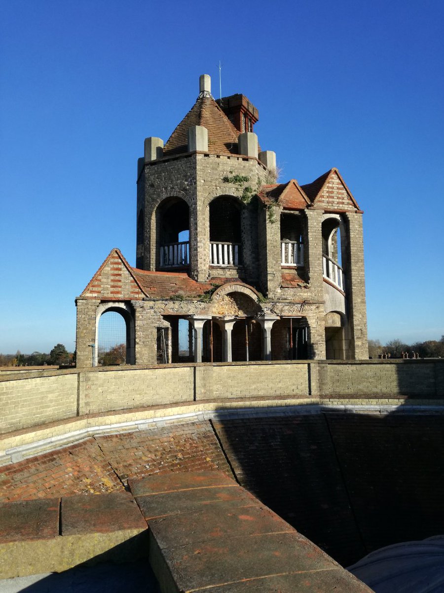 FuneralCloister's tweet photo. Exploring on the roof,looking out over sunny Letchworth #letchworth #englishheritage #november @FuneralCloister https://t.co/ezFyxWrW8z