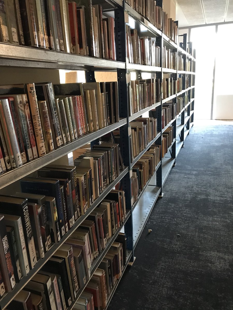 Verhuizing centrale bibliotheek naar beneden in volle gang. We zijn gewoon geopend!