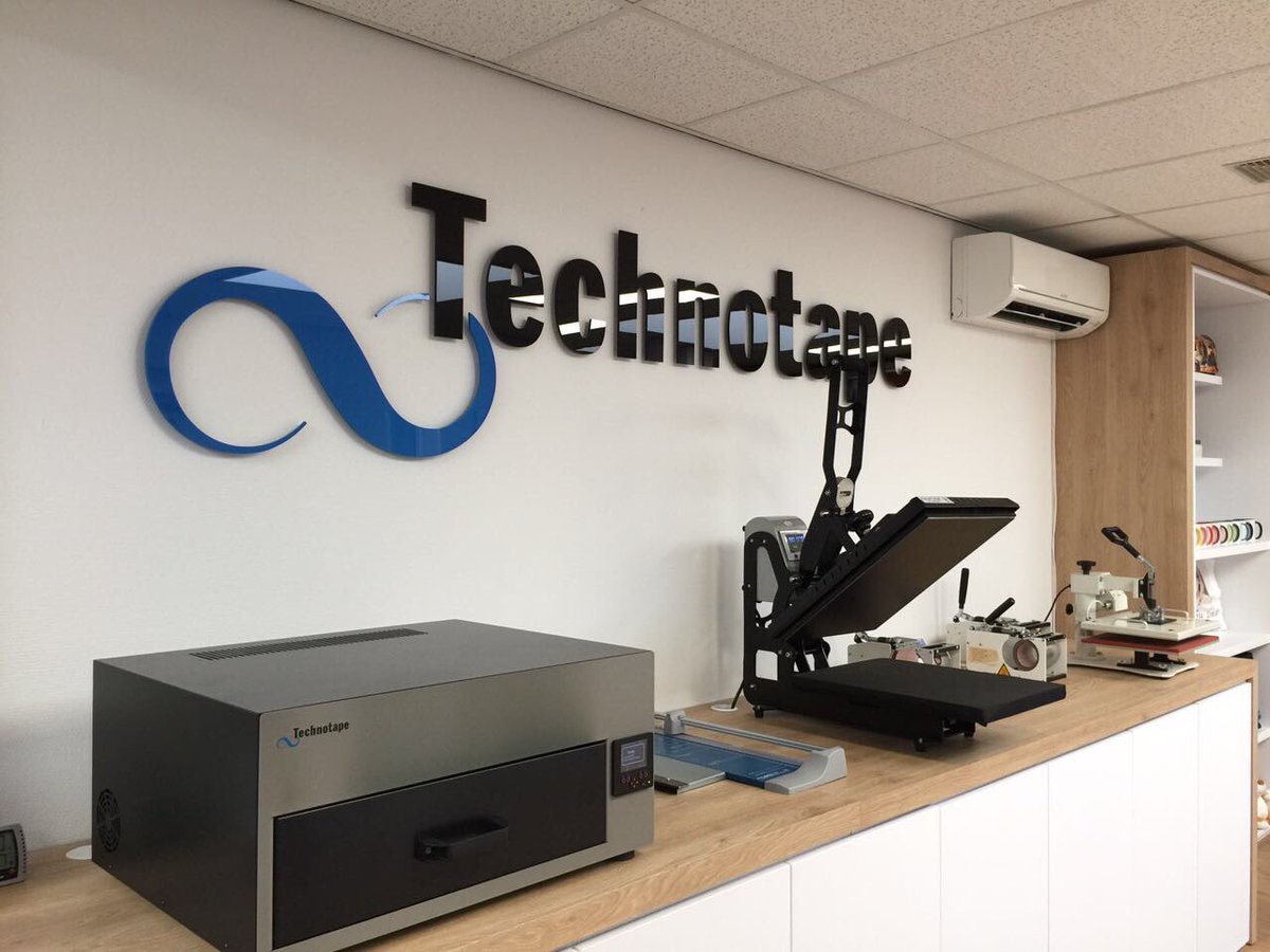 SawgrassInk's tweet photo. Thank you to our partner #Technotape for a great open house - lots of interest in the new SubliJet-3D inks #sublimation #VJ628 #sgvirtuoso https://t.co/RzqrQ0k3B4