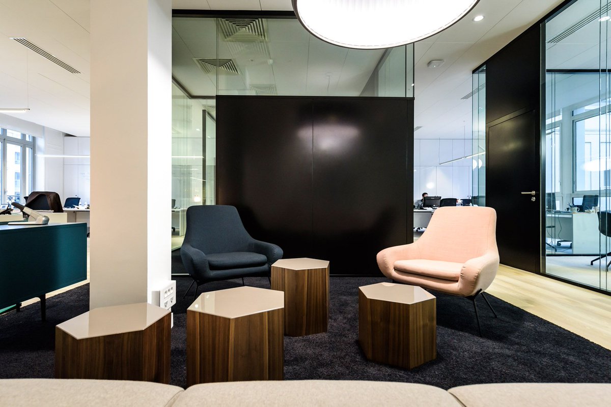 covivio_'s tweet photo. Ascenseur, 3e étage : bienvenue dans nos nouveaux espaces ! Ouverture, fluidité, confort, esprit « cocooning » … une nouvelle ambiance au service de la #TeamFdR ! #qvt #bureaux https://t.co/8NO8jwAIGt