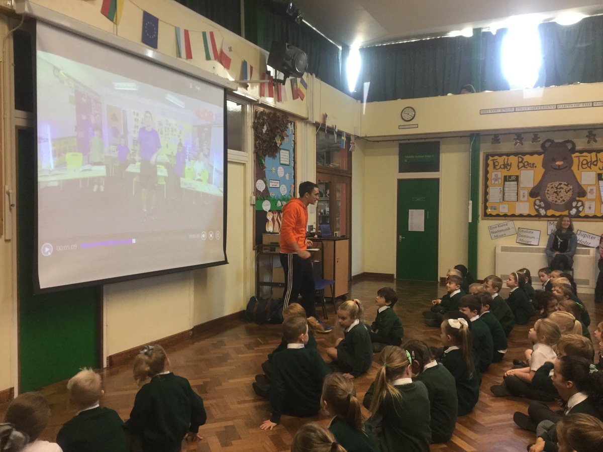 TheCranbourne's tweet photo. We are learning about fitness today. Adults and children are joining in enthusiastically! #FitterFuture https://t.co/Df2tsWSs9P