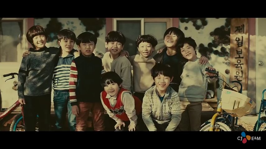 mickay_arca's tweet photo. Lets also appreciate the hard work of this kids . Good job #WannaOneisBeautiful https://t.co/4IkGyCb3x5