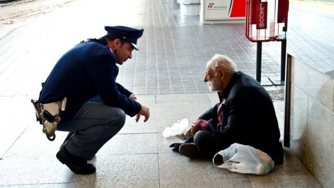 poliziadistato's tweet photo. Ogni persona che incontri sta combattendo una battaglia di cui non sai nulla. 
Sii gentile. Sempre
(Platone) 
#giornatadellagentilezza #essercisempre https://t.co/SaFUhfxrWM
