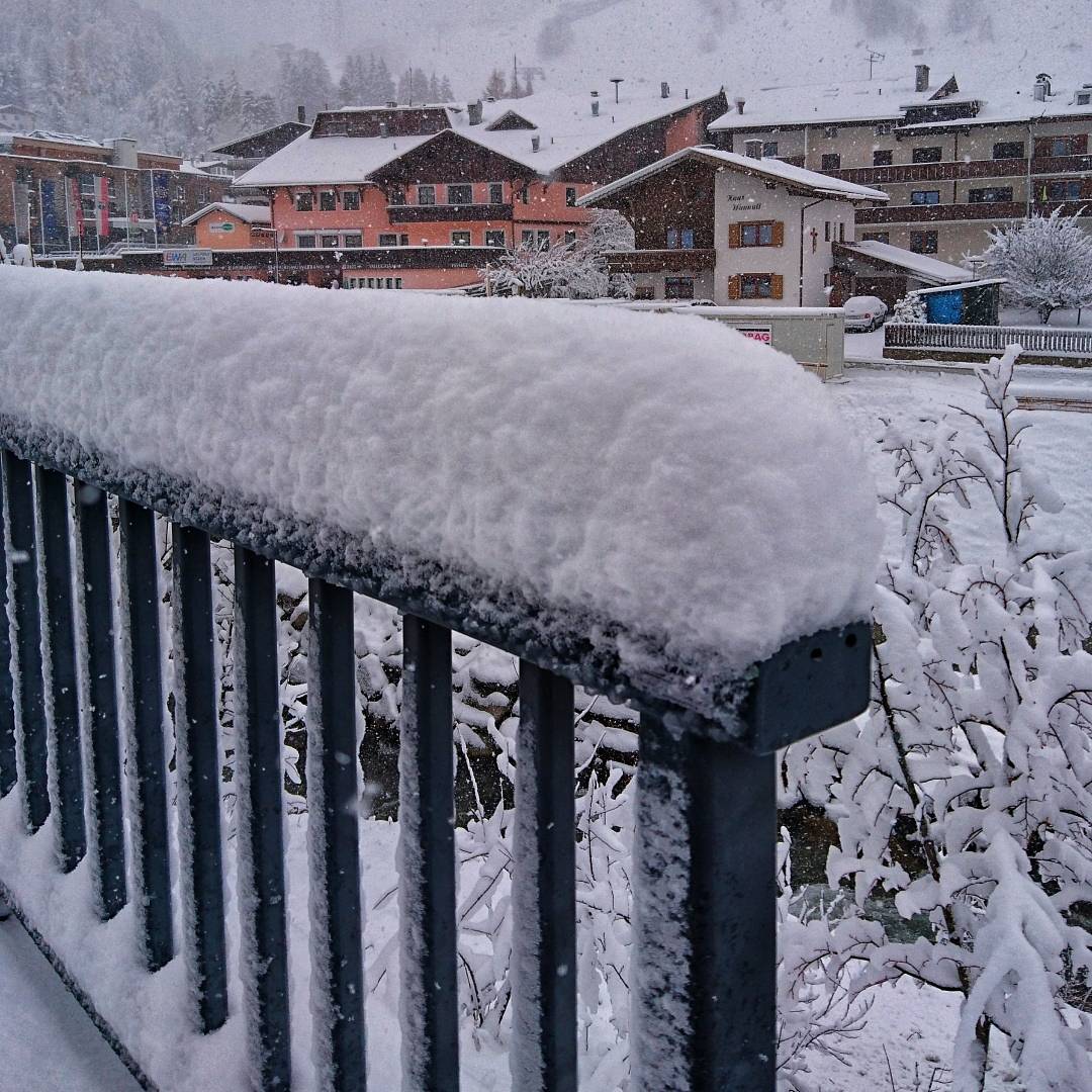 We love it! ... do you? #stantonamarlberg #snowing #snowfall #alps #austria