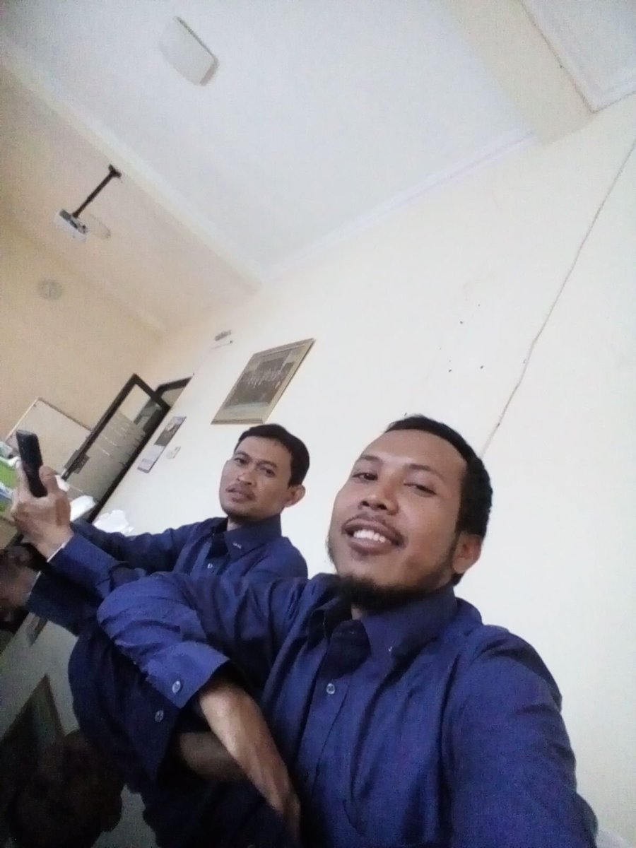 dafros_'s tweet photo. Jelang laporan data riset &amp; analisis bahan brand #univetsukoharjo di depan rektor dan jajarannya. 
#dafros #brand #eaglewave #brandingunivet https://t.co/6lqCfZpK4F