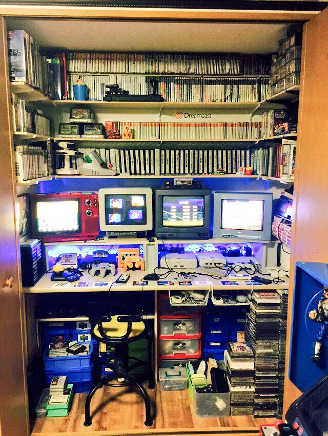 ゲーム部屋のクローゼットの中は？ゲームに溢れているｗｗｗ