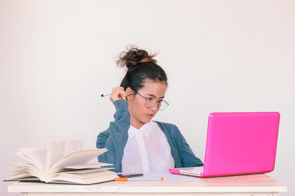 .<a href="/Forbes/">Forbes</a> recent article offers 8 practices to improve your focus whilst at work and increase #productivity bit.ly/2h7zRhR