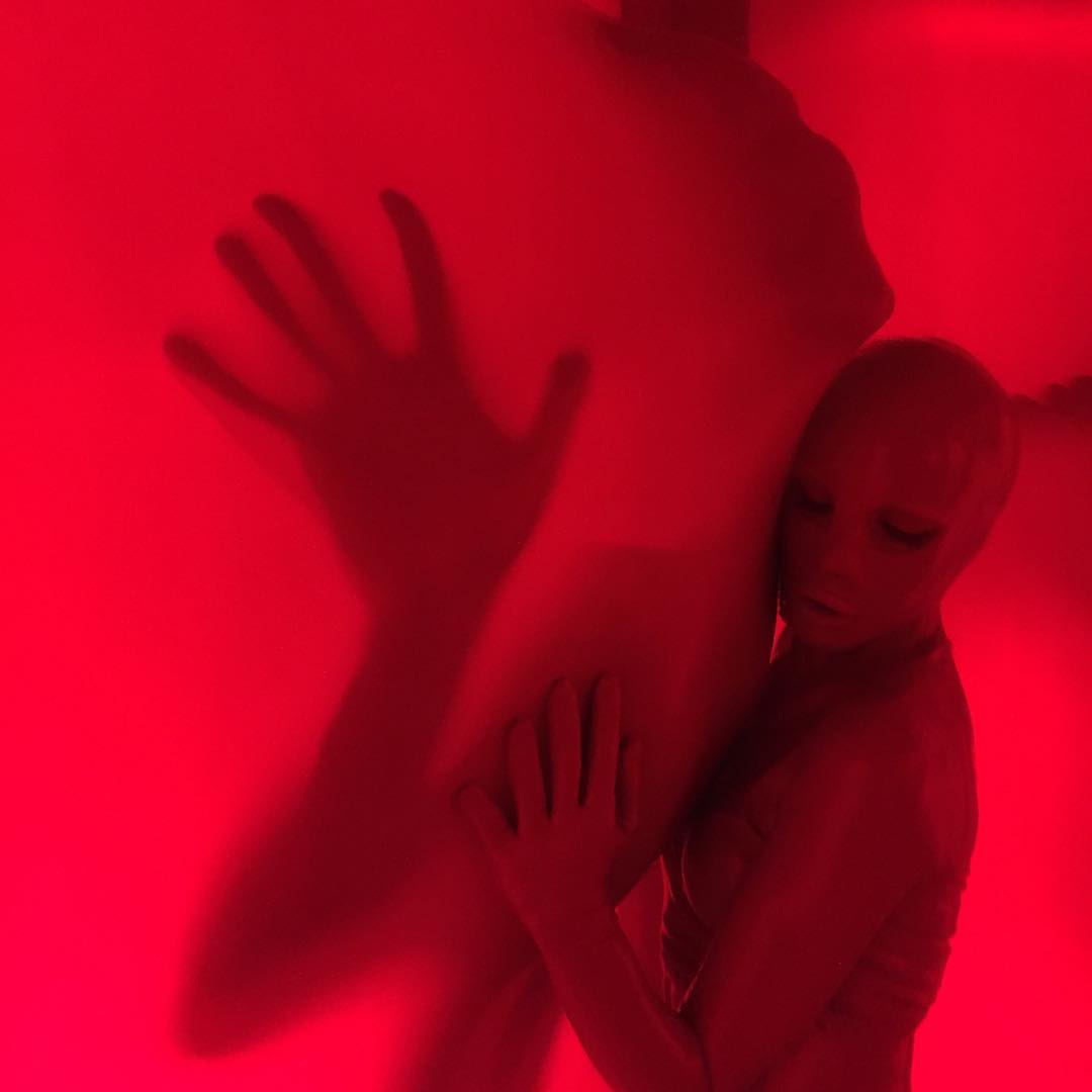 latex_kitsch's tweet photo. Photos from Carine's #WidowSeries @VeuveClicquot
https://t.co/SIZpqEUp7R via @CRFASHIONBOOK
#latex by @AtsukoKudoLatex #latexfashion #rubber #fetishmodel
#fetish #alternativefashion #latexcatsuit #VeuveClicquot #7DeadlySins https://t.co/02lbqrv5k4