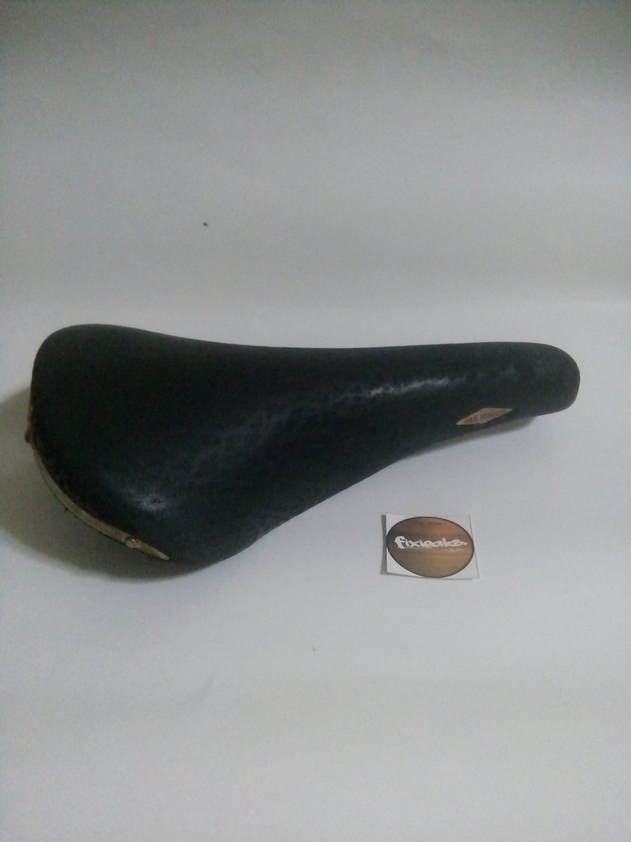 fixieaks's tweet photo. Wts Saddle Sanmarco rolls 600k Bekasi, line gilangpiqih. #fnfjb @fix_fixed @GIRPATEN https://t.co/INOPTyXWrj