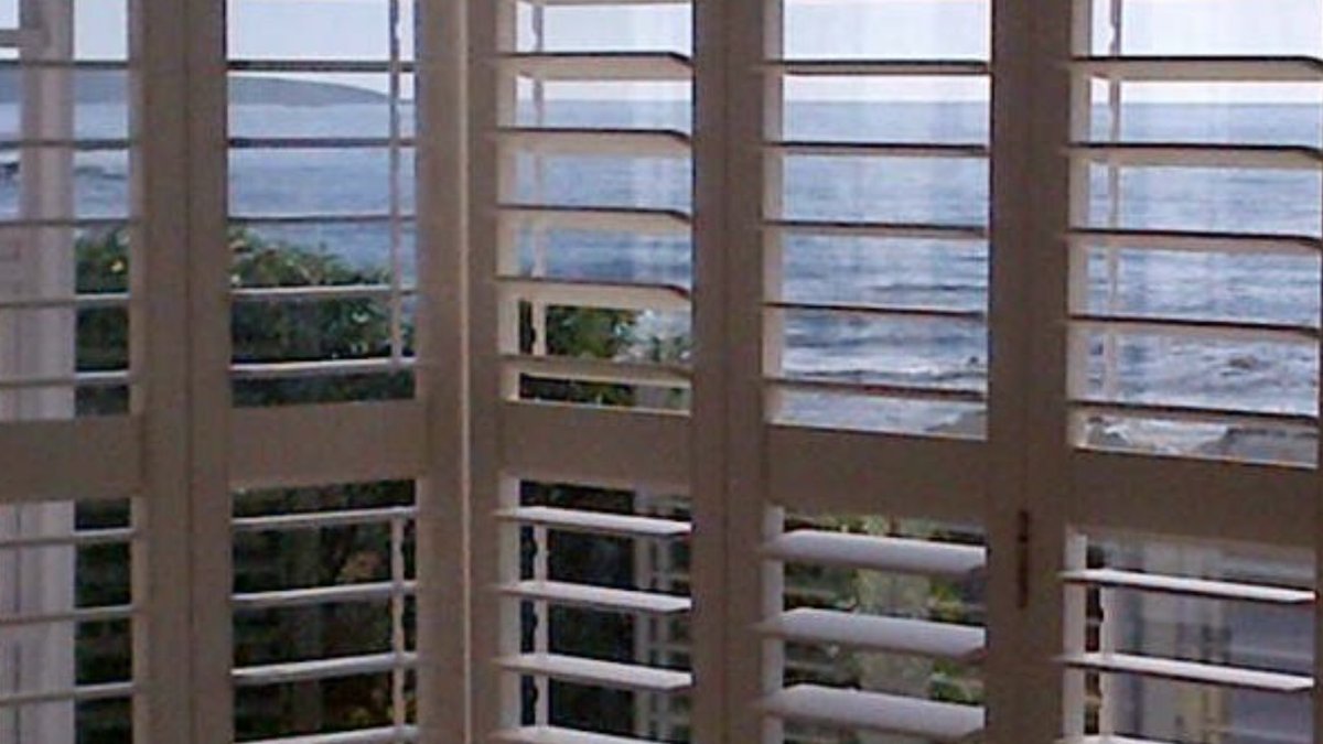 IrnavanWyk's tweet photo. Two days left to order #Taylor #Aluminium #ShutterGuard #Shutters to be installed this year. Free quotations. Factory prices. #Home #BeachHouse #Security #FarmSafety #Helderberg #Overberg #CapeWinelands #Architecture #OverbergCoast https://t.co/bANWp5biIu