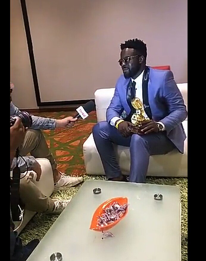 <a href="/lockofficial/">LOCKO</a> did it at the @AFRIMAWARDS  best male un central Africa..#bigdreams #teamyema #power237