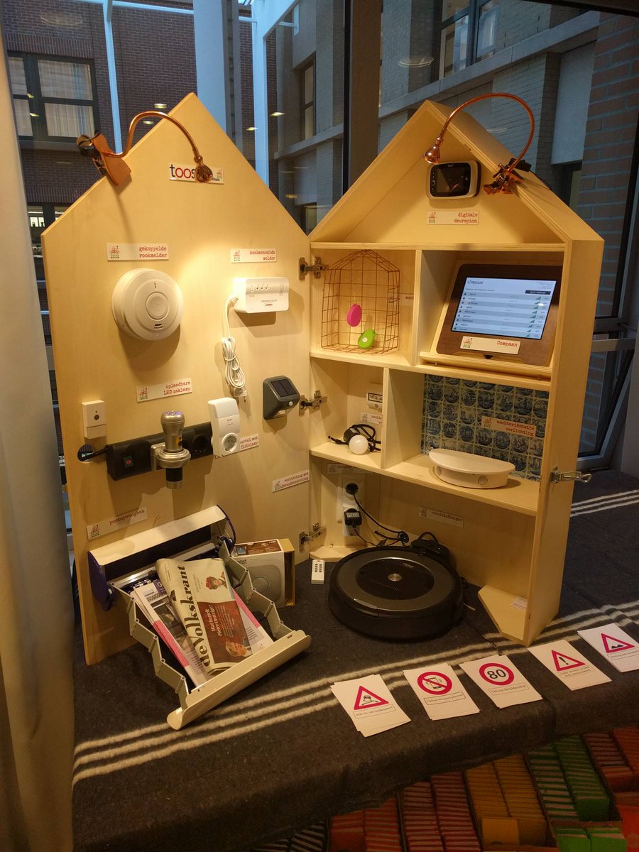 Ons techniekhuisje TOOS is op de thee bij VWS vandaag! Alle ambtenaren kunnen komen kennismaken.