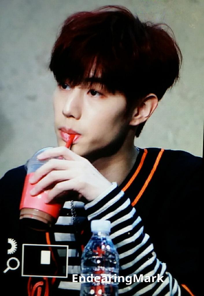 EndearingMark's tweet photo. 171113 * 일산 팬싸인회 #GOT7 #갓세븐 #mark #마크 [@mtuan93] 옆모습...😢 https://t.co/stJmdpmx7r
