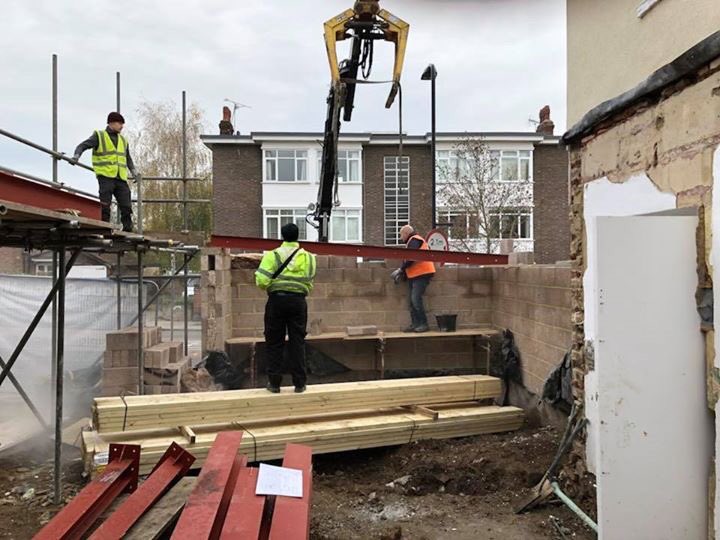Getting stuck in on Monday morning. It’s a bit like a jigsaw puzzles sometimes...only a bit bigger. Plenty of 💪🏽 ended today. #building #chiswick #W4