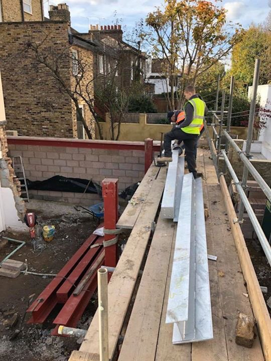 UniqueSpaceUK's tweet photo. Getting stuck in on Monday morning. It’s a bit like a jigsaw puzzles sometimes...only a bit bigger. Plenty of 💪🏽 ended today. #building #chiswick #W4 https://t.co/80HsxidXZ6