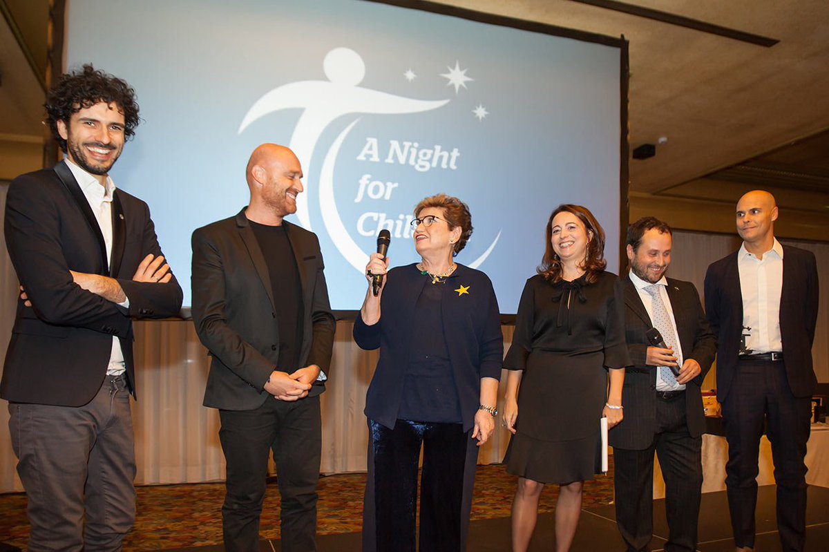 alberodellavita's tweet photo. "A Night for Children" (giunta alla 3° edizione) è la nostra cena esclusiva in cui solidarietà, emozioni e convivialità si fondono in un connubio perfetto. Grazie a @maramaionchi @RudyZerbi @MarcoBianchiOff @juliaellesinger @NiccoloAgliardi Il cambiamento #iniziadanoi https://t.co/RwqcydsTxW