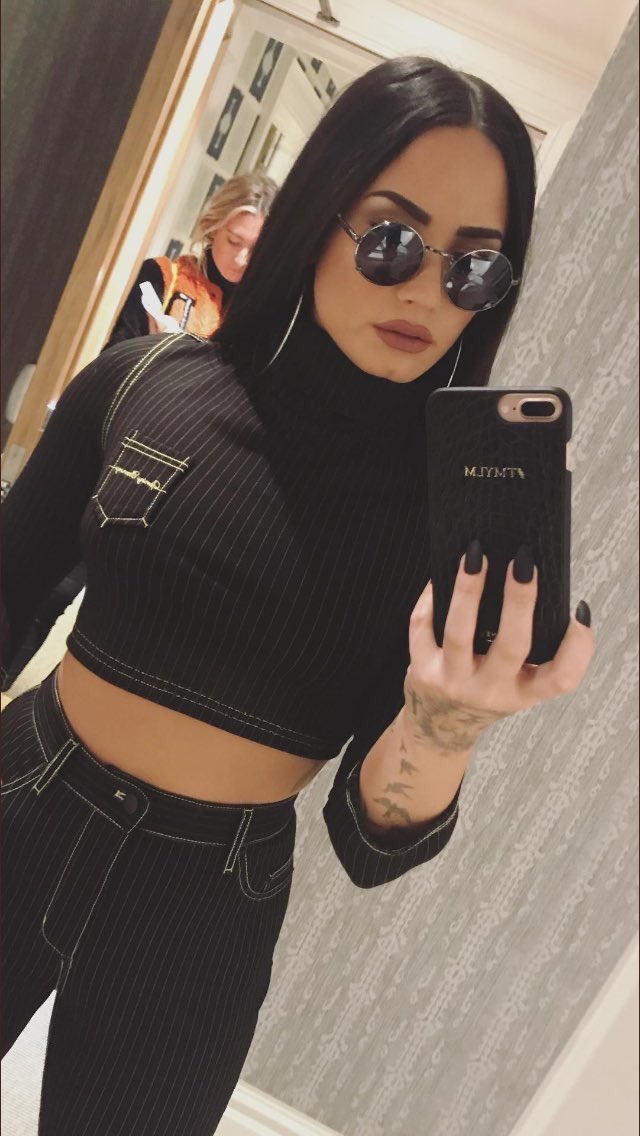 justcatchmedemi's tweet photo. Demi via Instagram story (ddlovato) https://t.co/JyVZb56ZMD
