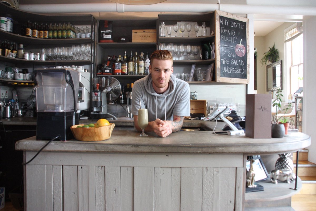 Former elite hockey player Cory Urquhart explains why eating vegan is easier than you think  sumo.ly/J3CD