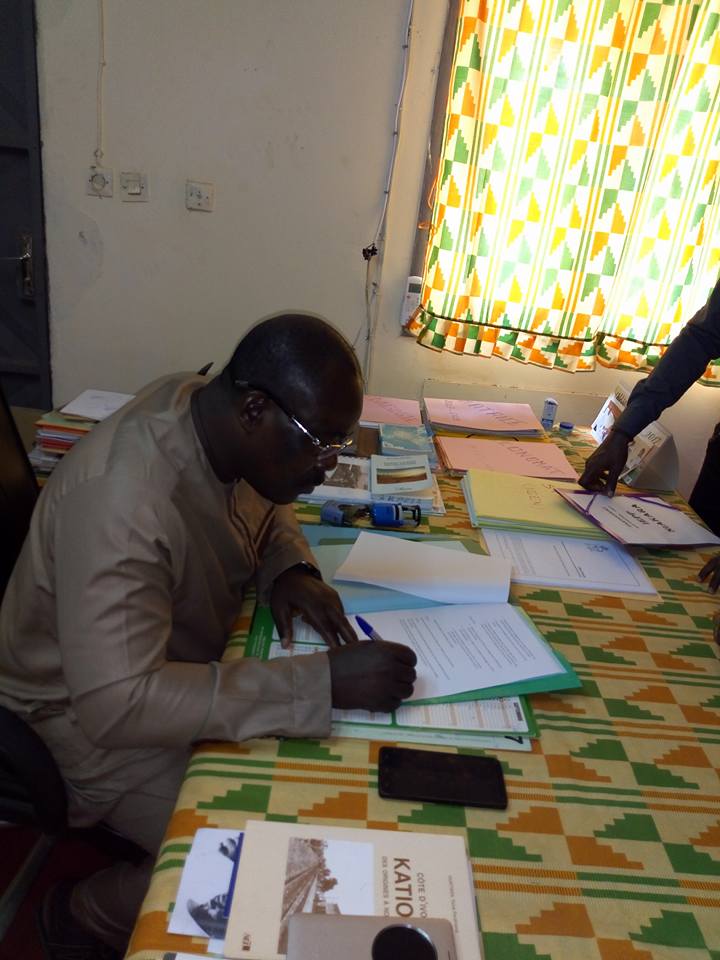 SIGNATURE DU PROTOCOLE D'ACCORD AVEC MONSIEUR L'INSPECTEUR DE L'ENSEIGNEMENT PRIMAIRE DE NIAKARA
le CEFCI à procédé ce vendredi 10 novembre 2017 à la signature du protocole d'accord avec l'Inspection de l'Enseignement Primaire de NIAKARA.
facebook.com/pg/CEFCI-10658…