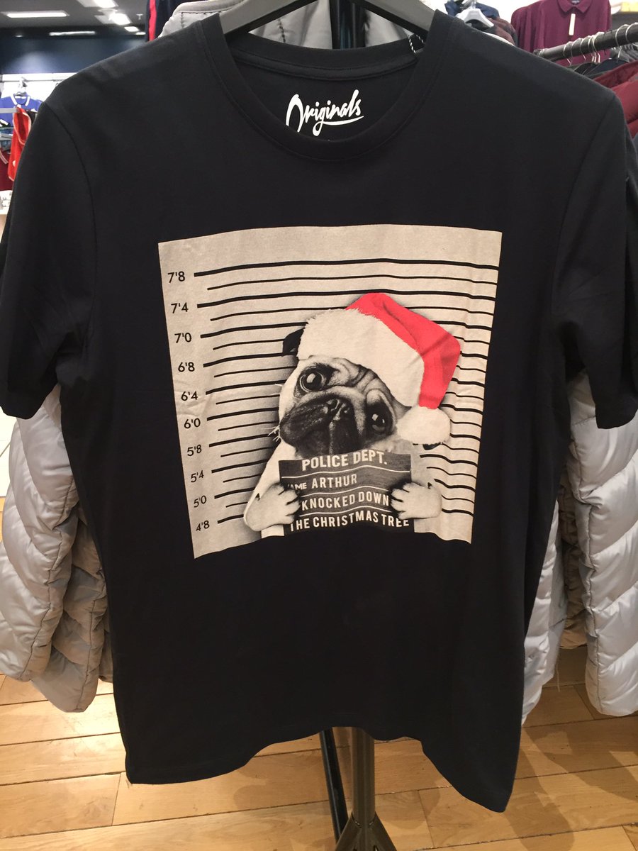 Sy_Chan's tweet image. oh dave dave u naughty dog!😂🤣@solardomusic #davesolardo #naughtydave #naughtydog #busted #jackjones #tshirt #xmas