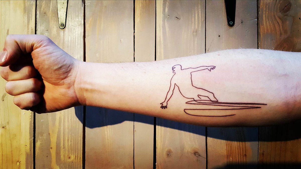 quibeart's tweet photo. 📸@bastien_jumparound #onelinedesign #quibe #onelineart #oneline #minimalism #onelinetattoo #quibeart #elephant #minimalist #figurative #figurativedrawing #fanart #silversurfer #marvelcomics #mcu #marvel https://t.co/k1pEYWGeSK